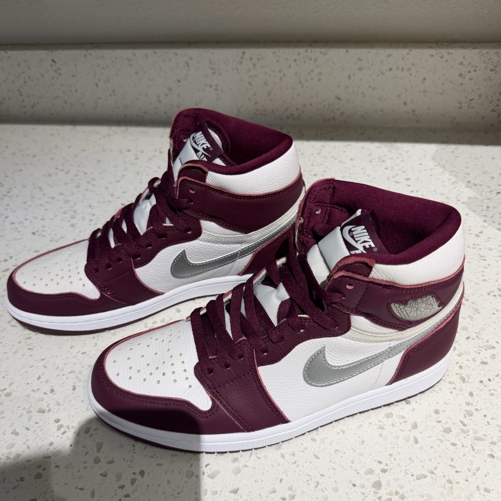 Air Jordan 1 Retro High OG ‘Bordeaux’ 

US Men’s 9

New never been worn, no box